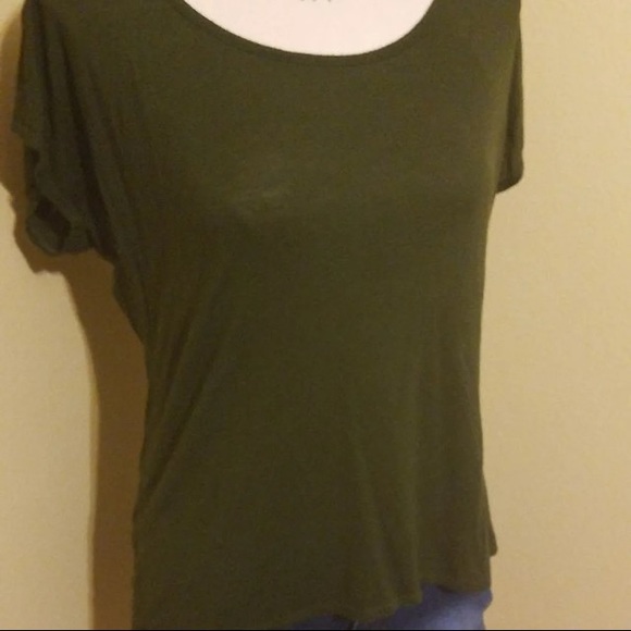 Green top with back zipper - Picture 2 of 3
